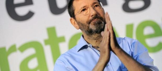 Roma, Marino attacca: "Destra torni nelle fogne" Roma, Marino attacca: "Destra torni nelle fogne"