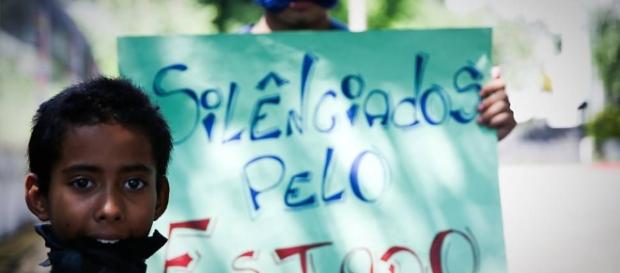 Senado apresenta PEC para limitar direito á greve na educação Senado apresenta PEC para limitar direito á greve na educação