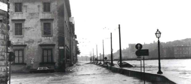 Alluvione di Firenze: cinquanta anni dopo Alluvione di Firenze: cinquanta anni dopo