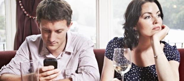 Is Social Media Damaging Our Ability to Interact Face-to-Face? - m2now.co.nz Is Social Media Damaging Our Ability to Interact Face-to-Face? - m2now.co.nz