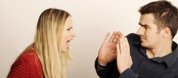 Pessoas ciumentas falam o que quer, sem nenhuma demanda ou arrependimento. Pessoas ciumentas falam o que quer, sem nenhuma demanda ou arrependimento.