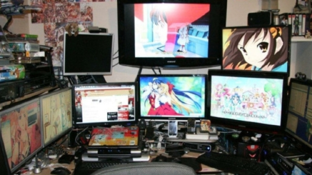 Gli Hikikomori hanno contatti solo con l&rsquo;universo virtuale dei social network o dei videogiochi.