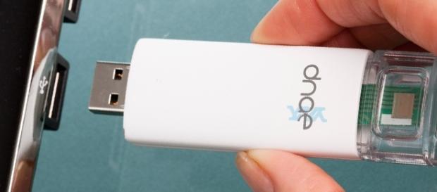 O dispositivo é capaz de fazer um teste rápido de HIV O dispositivo é capaz de fazer um teste rápido de HIV