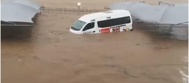 Jiohannesburg cloudburst floods 9 Nov / Photo screencap via AfrikaJunkies, Youtube,com Jiohannesburg cloudburst floods 9 Nov / Photo screencap via AfrikaJunkies, Youtube,com