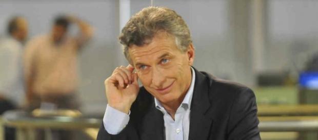 Macri intentó mostrarse triste por los pobres y agregó beneficios a las mineras Macri intentó mostrarse triste por los pobres y agregó beneficios a las mineras