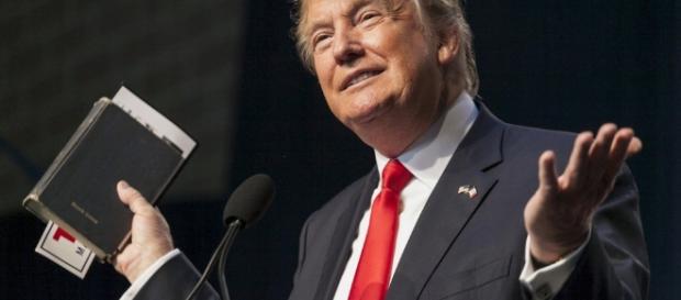 O mais novo presidente dos USA declara ser evangélico O mais novo presidente dos USA declara ser evangélico