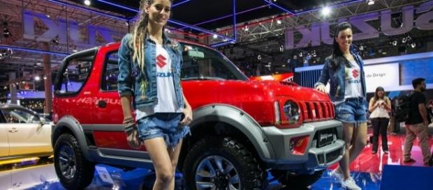 Suzuki apresenta “novo” Jimny 2017, no Salão Internacional do Automóvel; modelo atual não tem nada de novo e foi lançado há quase 20 anos Suzuki apresenta “novo” Jimny 2017, no Salão Internacional do Automóvel; modelo atual não tem nada de novo e foi lançado há quase 20 anos