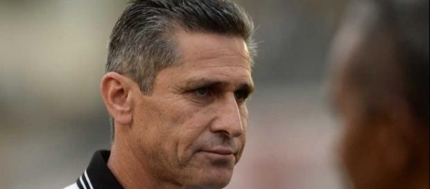 Técnico Jorginho corre risco de ser demitido do comando do Vasco Técnico Jorginho corre risco de ser demitido do comando do Vasco