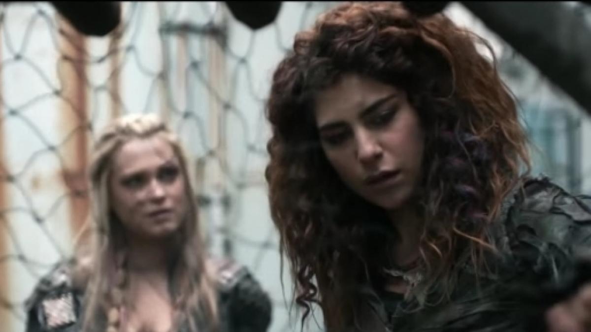 The 100 Season 4 Luna Is Getting Bloody Nadia Hilker Previews