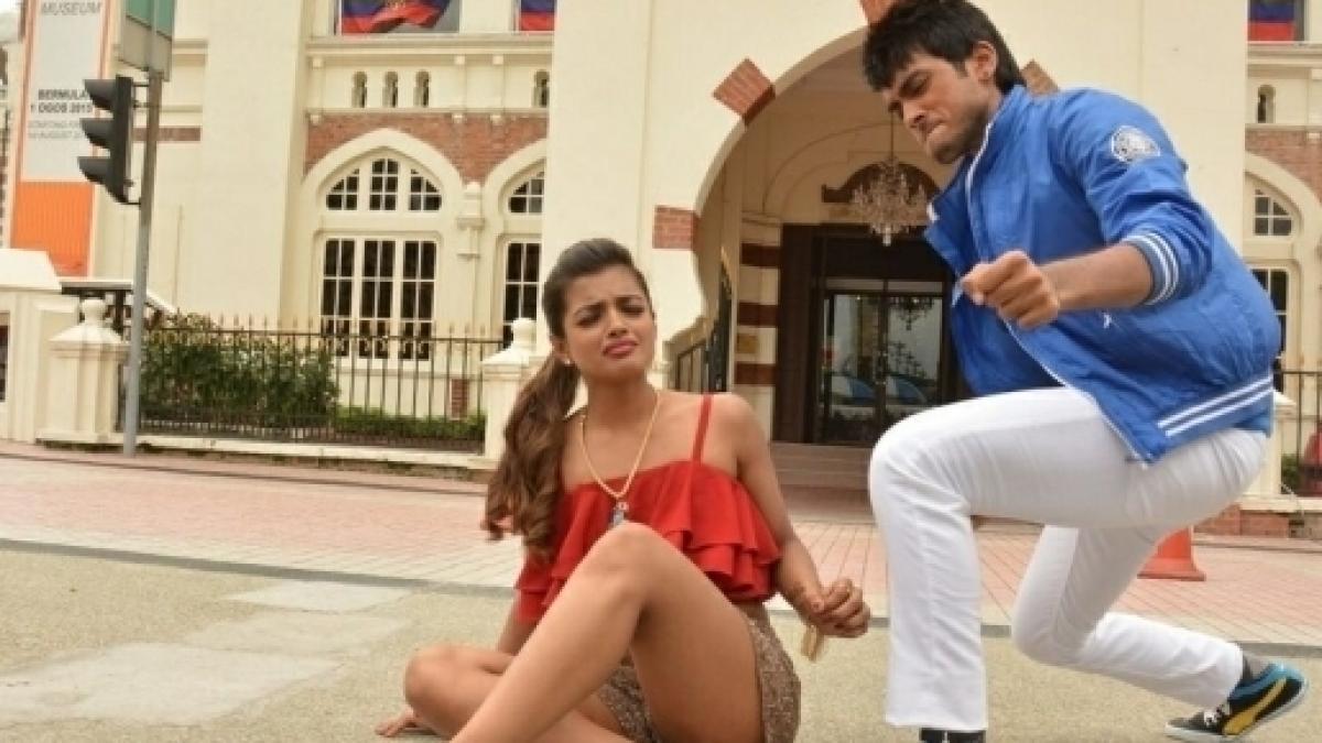 Tamil Movie Meen Kuzhambum Mann Paanaiyum Review And Live