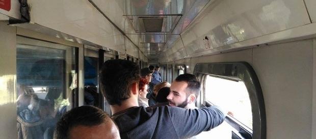 CFR Călători își tratează călătorii într-o manieră rușinoasă CFR Călători își tratează călătorii într-o manieră rușinoasă