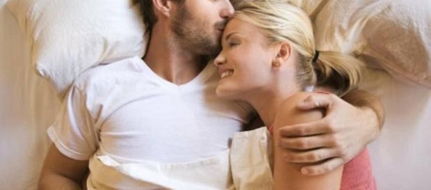 Coisas que as mulheres têm o hábito de fazer e os homens adoram Coisas que as mulheres têm o hábito de fazer e os homens adoram