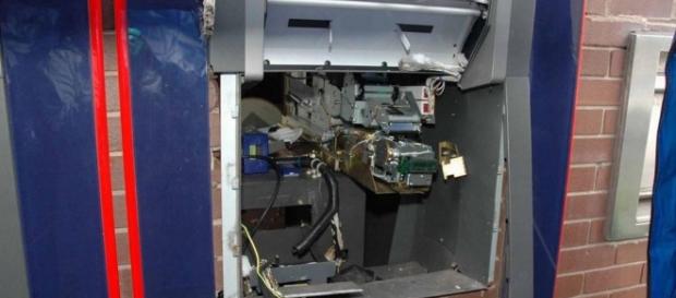Dramatic footage shows gang BLOWING UP cash machines using 'gas ... - mirror.co.uk Dramatic footage shows gang BLOWING UP cash machines using 'gas ... - mirror.co.uk