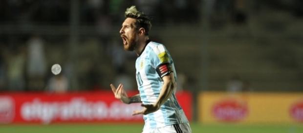 Leo Messi lo hace todo y revive a Argentina tras ganar 3-0 a Colombia Leo Messi lo hace todo y revive a Argentina tras ganar 3-0 a Colombia