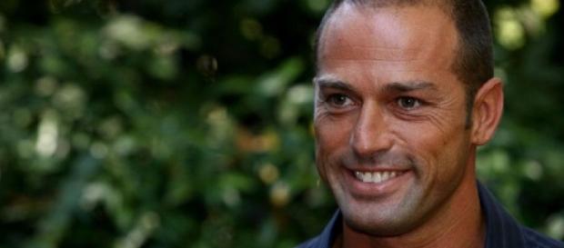 Stefano Bettarini si è confessato a "Verissimo" Stefano Bettarini si è confessato a "Verissimo"
