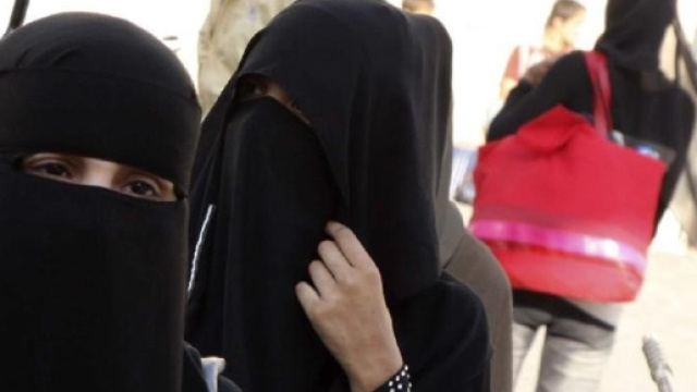Donna col Niqab riceve una multa da 30000 euro.