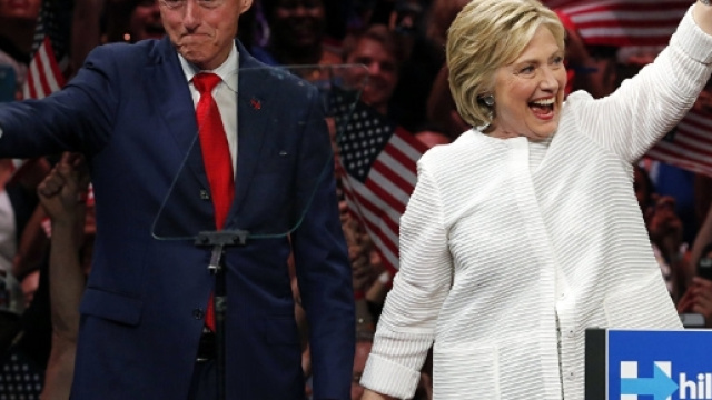 Il governo italiano finanzia la Fondazione Clinton: i fondi sono stati usati per la campagna presidenziale?