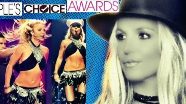 #BritneySpears è nominata al celebre evento di premiazioni 'People Choice Awards'. #BlastingNews