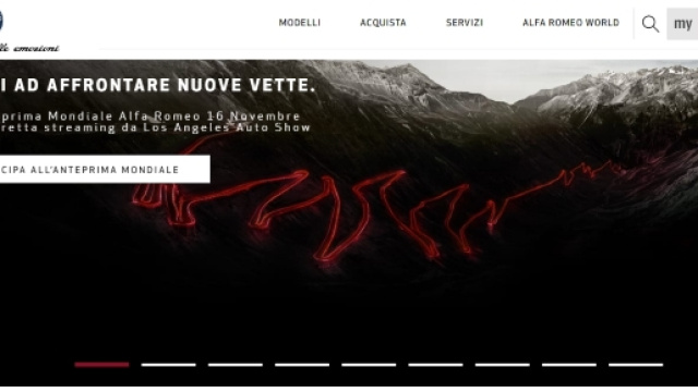 La pagina del sito ufficiale Alfa Romeo con il passo dello Stelvio illuminato di rosso Alfa.