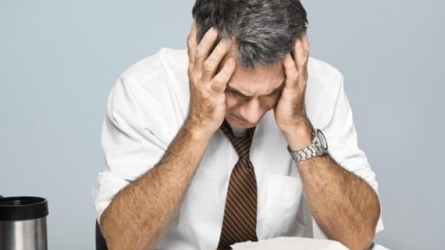 Ultime news scuola, sabato 12 novembre: ecco il bullismo contro i docenti, vittime social di genitori e studenti - foto lastampa.it