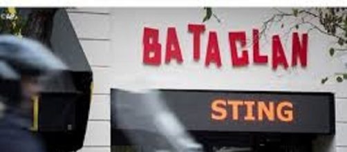 Sting inaugura il nuovo Bataclan a un anno dall'attacco jihadista