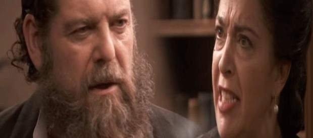 Il Segreto, anticipazioni: Mauricio e Donna Francisca litigano per Berta Il Segreto, anticipazioni: Mauricio e Donna Francisca litigano per Berta