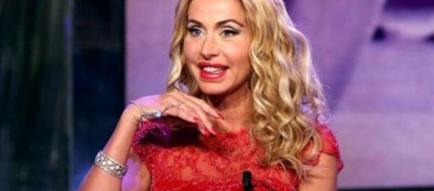 Valeria Marini ha un fidanzato segreto Valeria Marini ha un fidanzato segreto