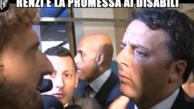 Il premier Matteo Renzi intervistato dalle Iene