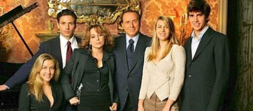 Berlusconi con i figli, una grande famiglia in crescita