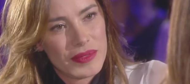 Aida Yespica piange a Verissimo: è stata violentata in gioventù Aida Yespica piange a Verissimo: è stata violentata in gioventù