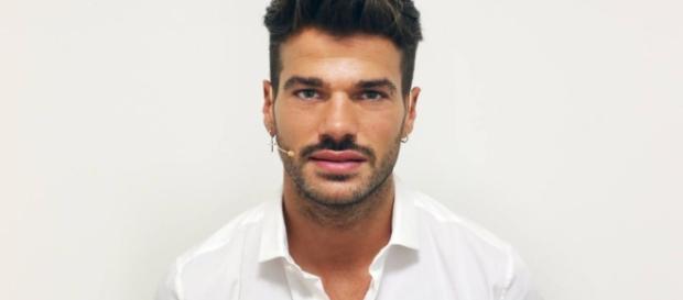 Bacio gay a Uomini e Donne censurato? Bacio gay a Uomini e Donne censurato?