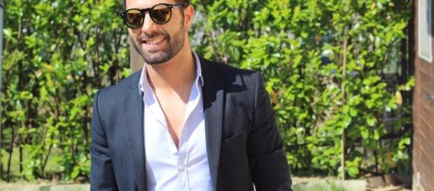 Claudio D'Angelo a "Uomini e donne" scatena polemiche: Simona è scoppiata a piangere Claudio D'Angelo a "Uomini e donne" scatena polemiche: Simona è scoppiata a piangere
