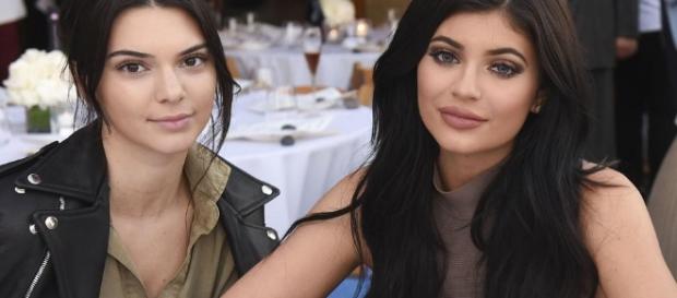 Kylie Jenner Sucks Kendall's Tongue, Isn't Bella Thorne's Mean Girl - inquisitr.com Kylie Jenner Sucks Kendall's Tongue, Isn't Bella Thorne's Mean Girl - inquisitr.com