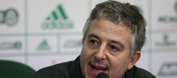 O presidente do Palmeiras, Paulo Nobre, levantou a hipótese de compra do estádio O presidente do Palmeiras, Paulo Nobre, levantou a hipótese de compra do estádio