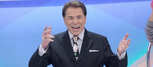 Silvio Santos cai no palco do programa Silvio Santos cai no palco do programa