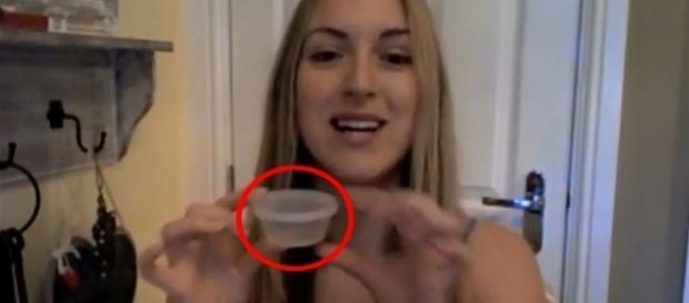Tracy Kiss afirma que o esperma é um produto "impressionante" (Crédito: YouTube/TracyKiss) Tracy Kiss afirma que o esperma é um produto "impressionante" (Crédito: YouTube/TracyKiss)