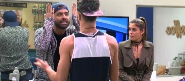 Bastien a reçu une gifle et souffre de douleurs au cou, il va porter plainte (Capture NT1) Bastien a reçu une gifle et souffre de douleurs au cou, il va porter plainte (Capture NT1)