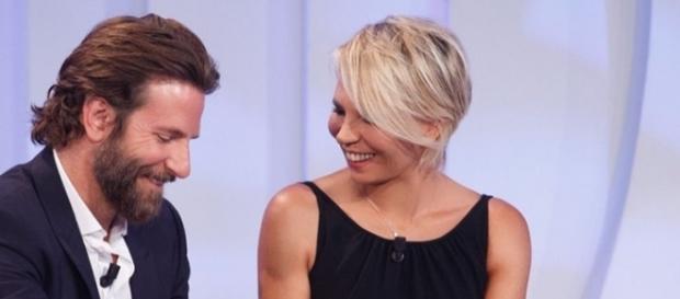 Bradley Cooper ospite a C'è posta per te Bradley Cooper ospite a C'è posta per te