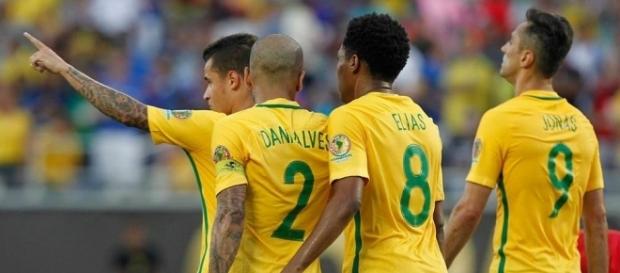 Brasil e Peru se enfrentam nesta terça Brasil e Peru se enfrentam nesta terça