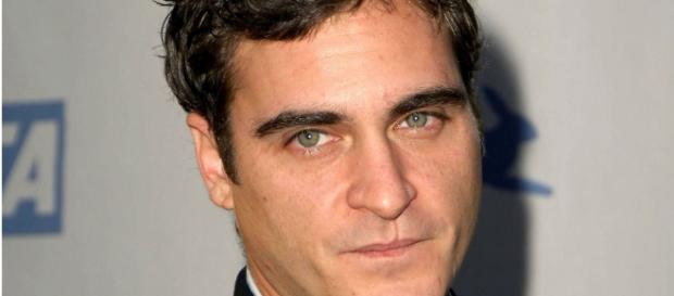 Joaquin Phoenix, divenuto famoso con il film "Il Gladiatore". Joaquin Phoenix, divenuto famoso con il film "Il Gladiatore".