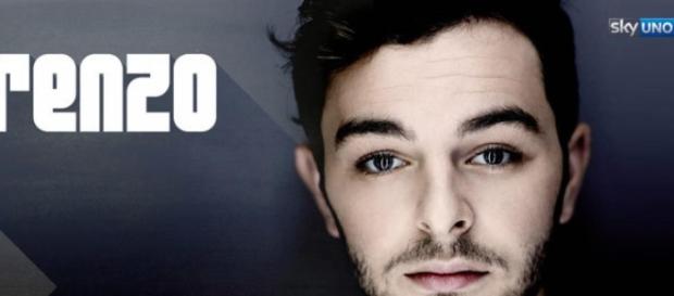 Lorenzo Fragola ospite al 4°live di X-Factor 10 Lorenzo Fragola ospite al 4°live di X-Factor 10