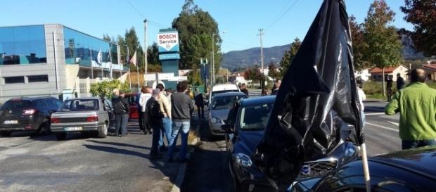 Manifestação pacífica do movimento "Arcozelo está de luto." Manifestação pacífica do movimento "Arcozelo está de luto."