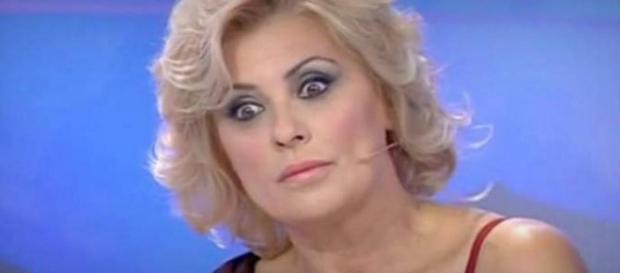 Momenti bui per Tina Cipollari? - Novella 2000 - novella2000.it Momenti bui per Tina Cipollari? - Novella 2000 - novella2000.it