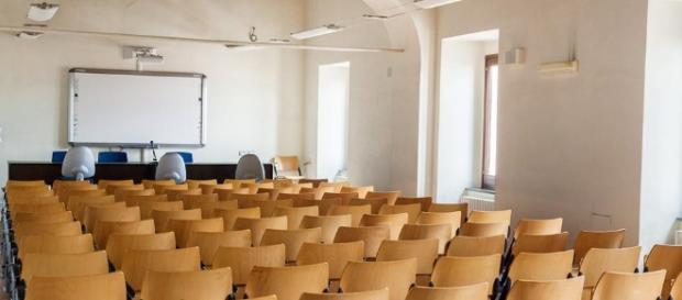 Non bisogna tagliare fondi destinati all'istruzione Non bisogna tagliare fondi destinati all'istruzione