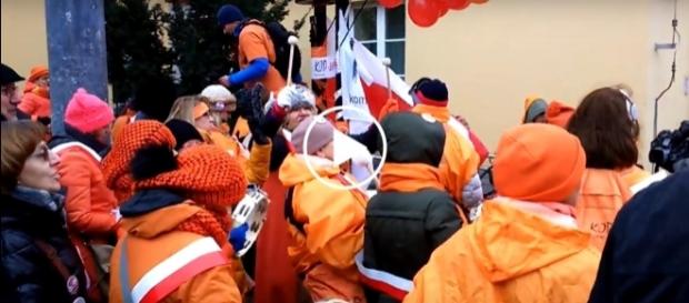 Tak się bawi KOD - sekcja muzyczna. Tak się bawi KOD - sekcja muzyczna.