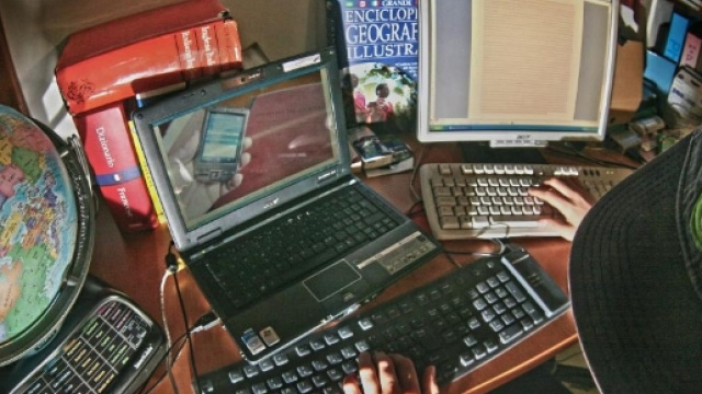 Maxi attacco hacker ai siti hard - Mondo - L'Arena - larena.it