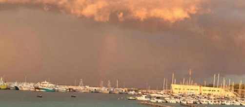 Foto di Otranto con un cielo piovoso.