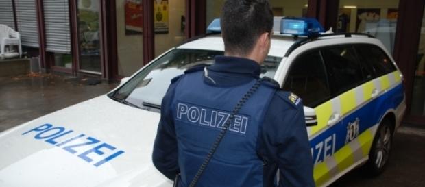 As autoridades apanharam o criminoso em flagrante As autoridades apanharam o criminoso em flagrante