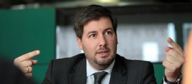 Bruno de Carvalho nunca mostrou pejo em ser o centro das atenções. Bruno de Carvalho nunca mostrou pejo em ser o centro das atenções.