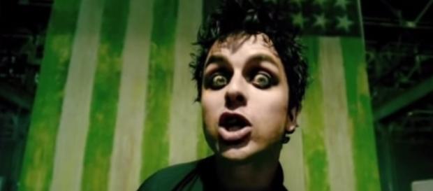 Clipe 'American Idiot', Green Day Clipe 'American Idiot', Green Day